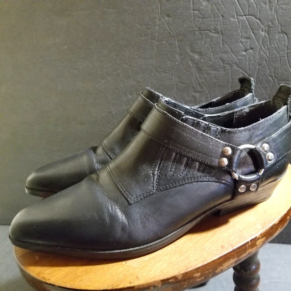Unlisted Western Moto Black Leather Harness Low Ankle Booties 7.5 B Kenneth Cole